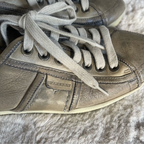 Burberry Low Top Leather Sneakers - Picture 13 of 16